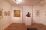 Sinapsi in oro 2007 di Alberto Di Fabio  ed opere di Giacomo Balla Umberto Boccioni Emilio Greco Gino Severini Il microcosmo di Alberto di Fabio. Personale londinese alla Estorick Collection: dalla galassia Gagosian a Jenny Saville, ecco chiccera all’opening